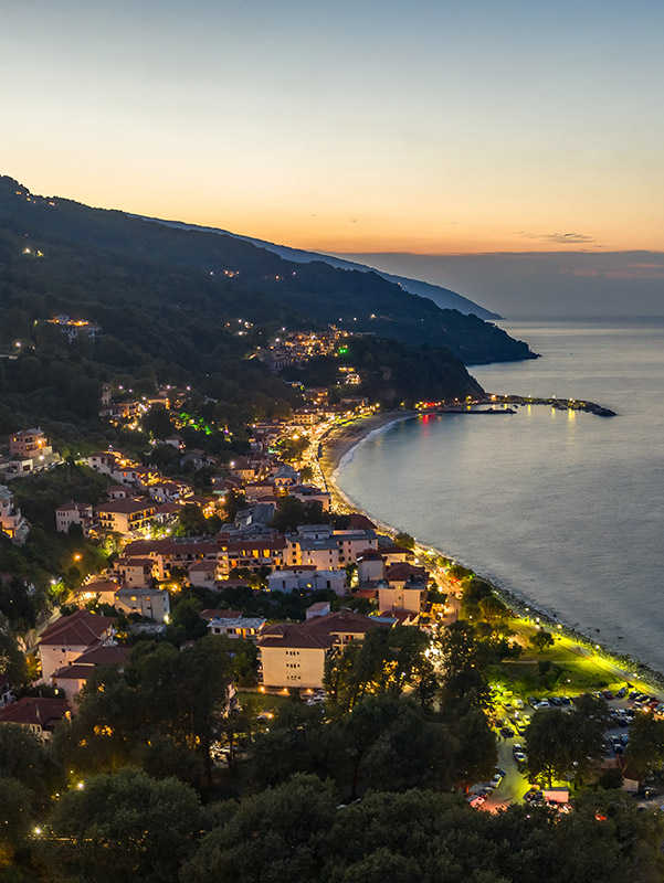 agios ioannis pelion village by night